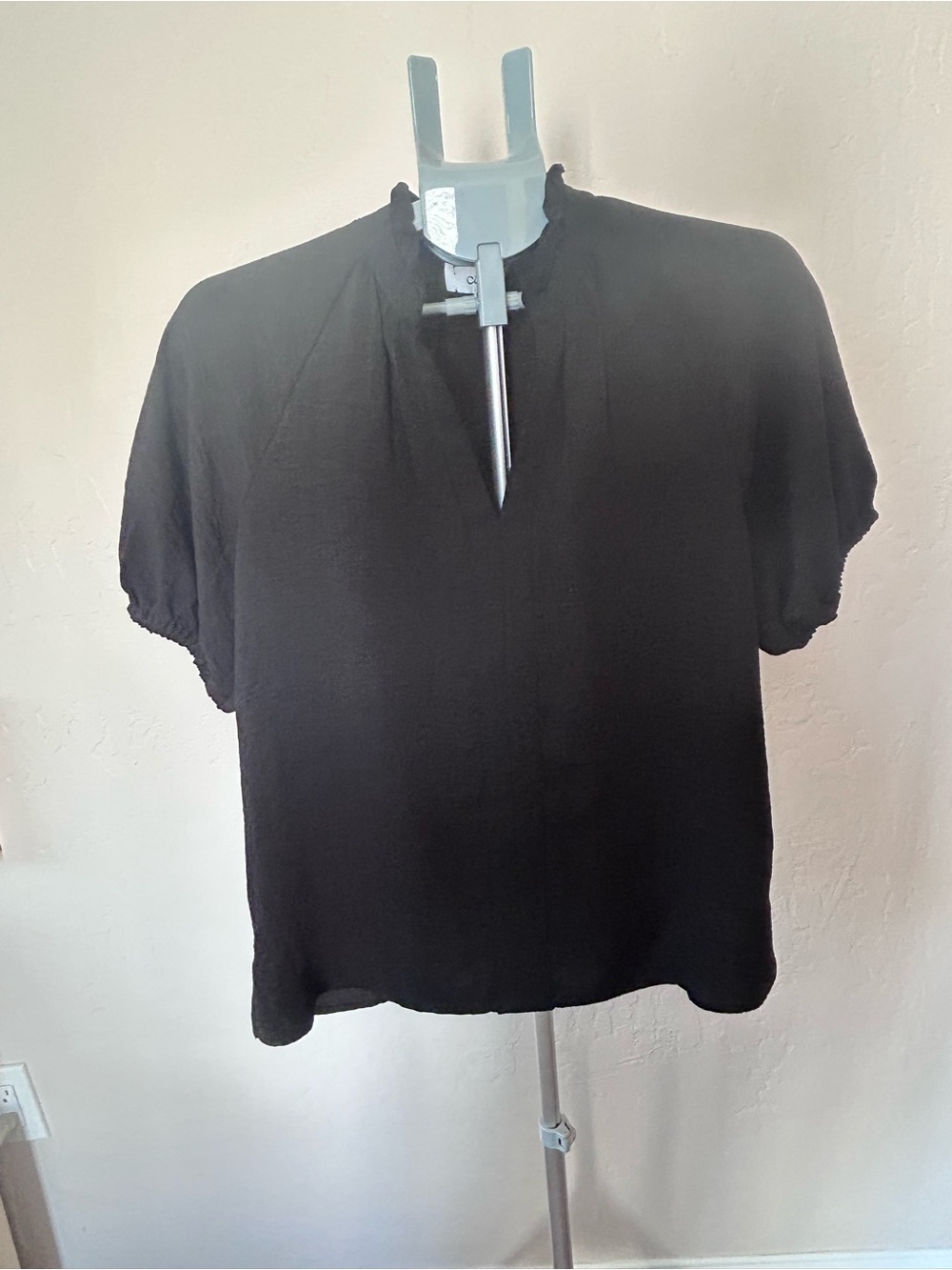 CeCe Black Short Puff-Sleeve Keyhole Blouse